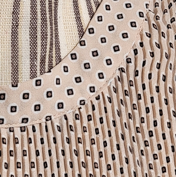 Adrianna Papell Sleeveless Pleated Blouse M - Picture 5 of 6